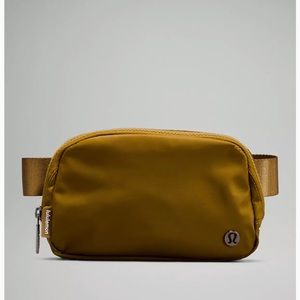 Lululemon NWT burnt caramel Everywhere Belt Bag 2022